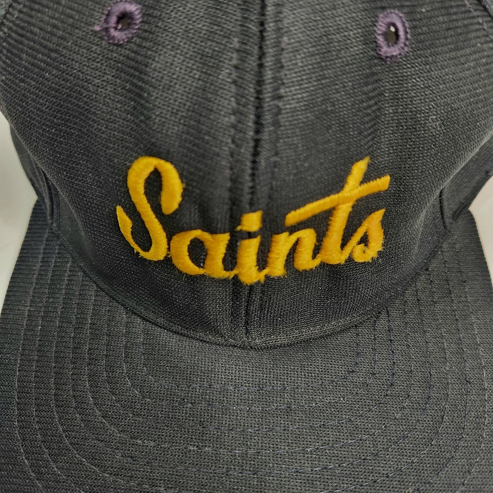 Vintage New Era Hat Saints Script Gold, SnapBack Cap Black, Green Under Brim - Picture 5 of 9